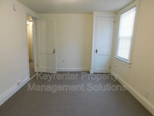 Building Photo - 811 E Beverley St
