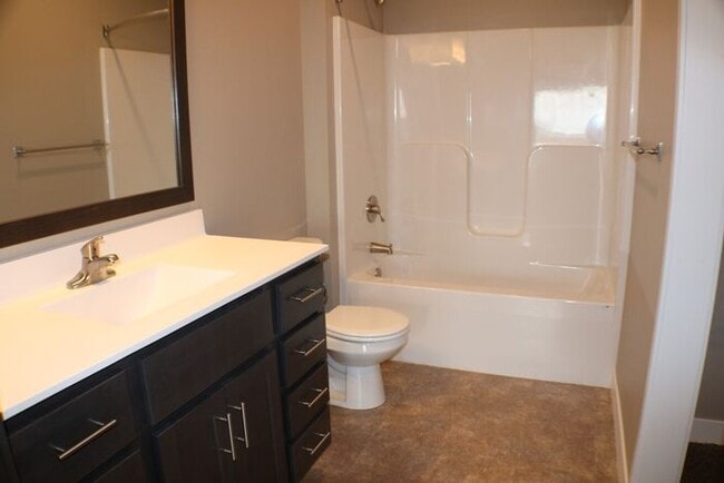 Building Photo - $1,595 | 2 Bedroom, 2 Bathroom Condo | Pet...