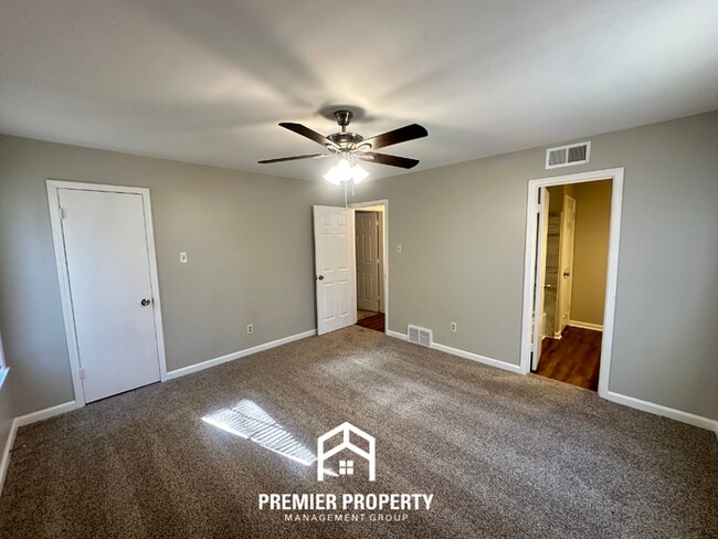 Building Photo - 4579 Blue Willow Rd