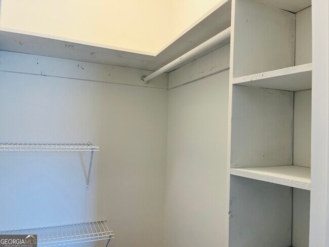 Building Photo - 608 Askew Ave