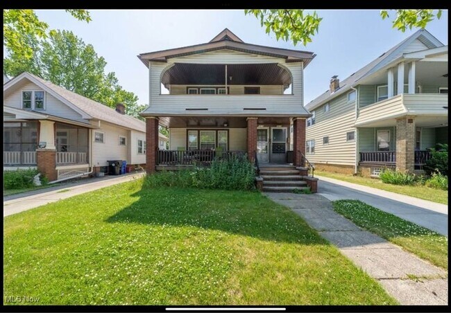 Primary Photo - 3816 W 135th St