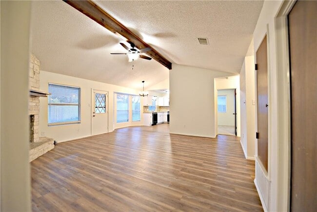 Building Photo - 805 Lone Tree Ct