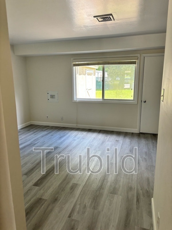 Building Photo - 246 Albatross St