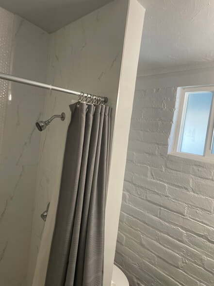 Building Photo - 4240 N 4th Ave