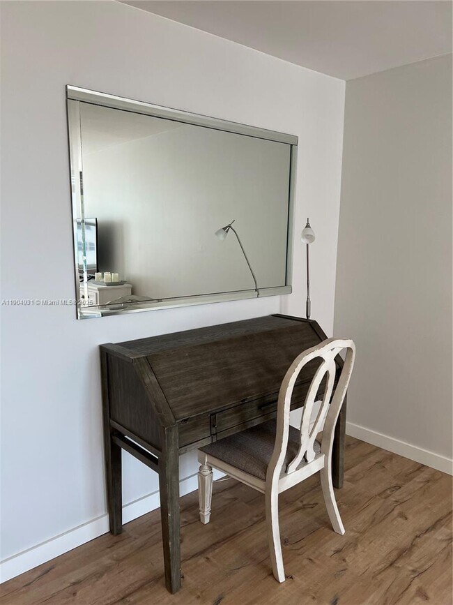 Building Photo - 2751 S Ocean Dr