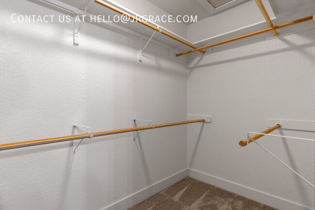 Building Photo - 3336 Chimney Pl Dr