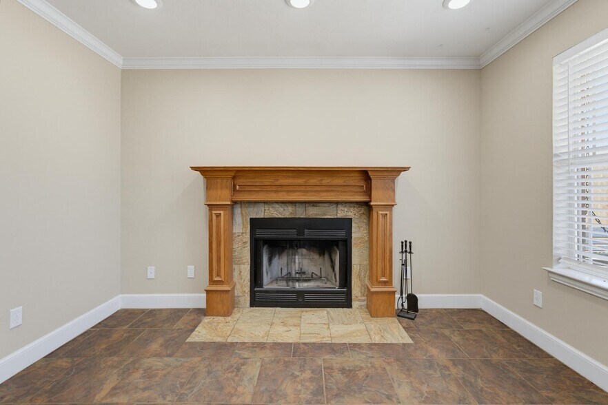Building Photo - 286 Pilgrim Rd