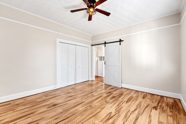 Building Photo - ELECTRICITY INCLUDED on this Renovated 2 B...