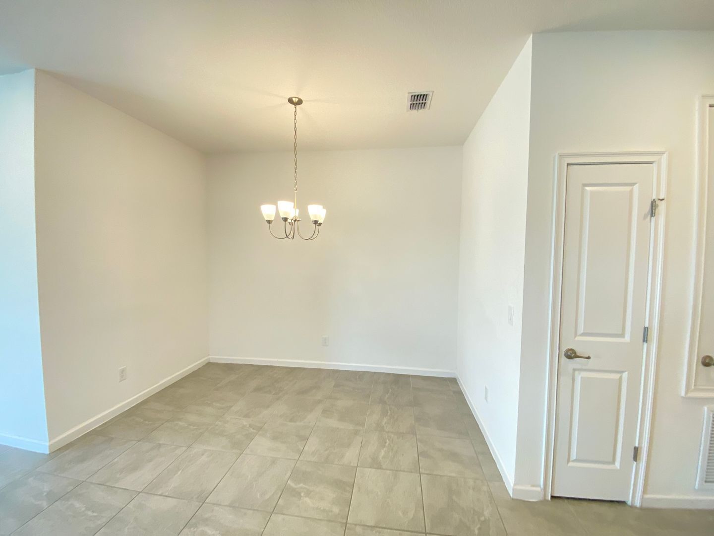 Building Photo - 1273 Hendon Lp