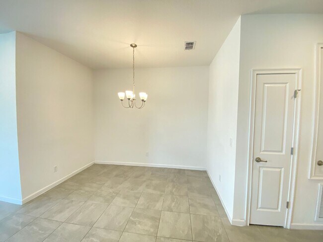 Building Photo - 1273 Hendon Lp