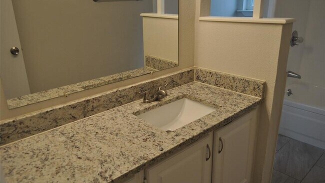 Building Photo - 2232 Shady Brook Dr