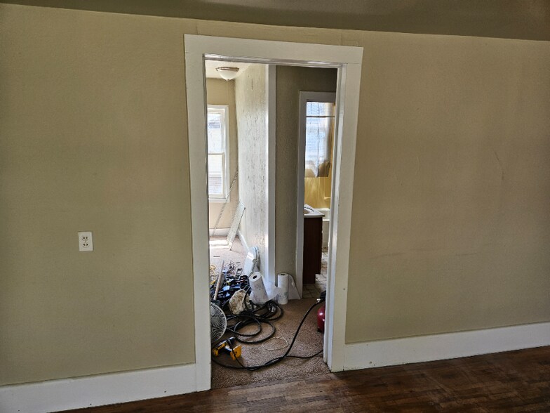 Building Photo - 1011 S Cottage Grove