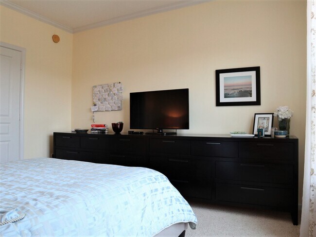 Bedroom - 10 Perimeter Summit Blvd NE