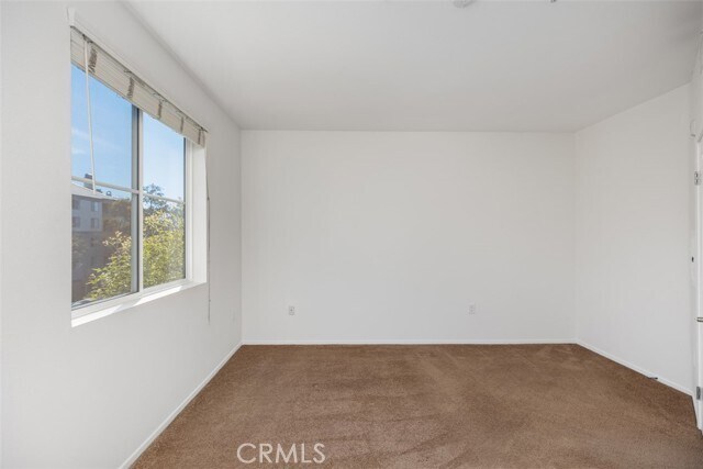 Building Photo - 1358 Scholarship