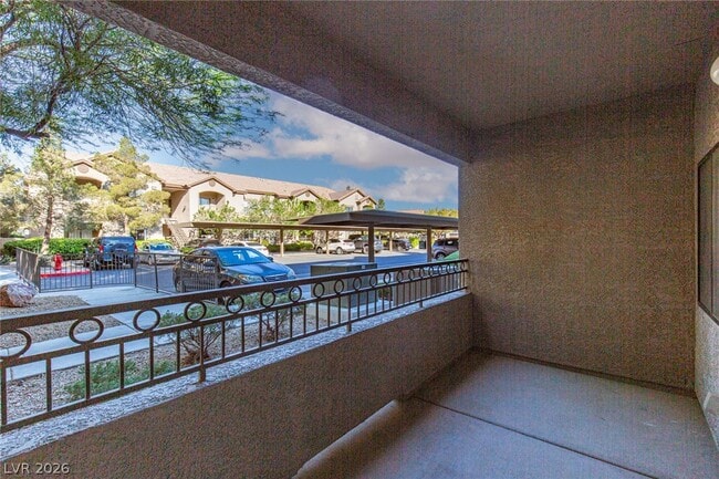 Building Photo - 8250 N Grand Canyon Dr