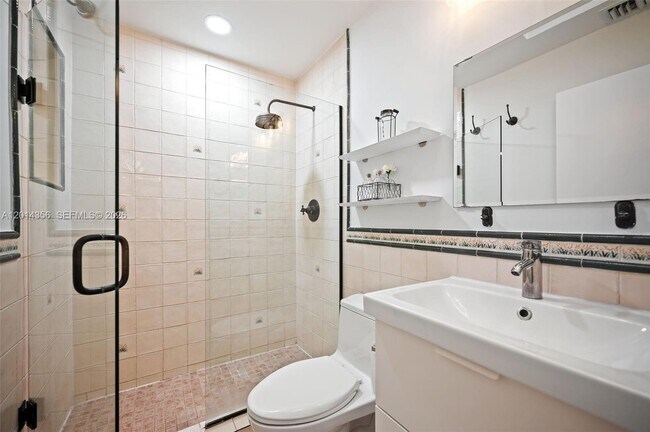 Building Photo - 512 Warren Ln