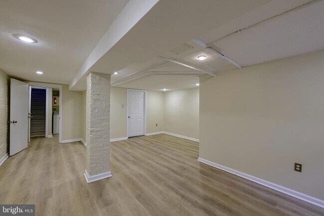 Building Photo - 2827 11th St NW