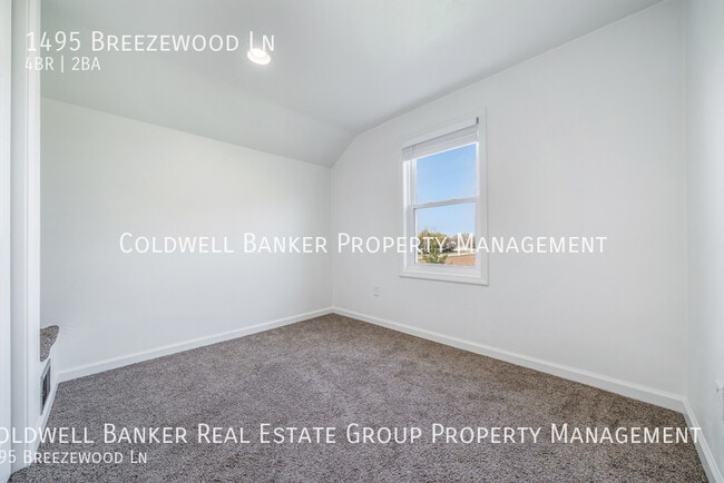 Building Photo - 1495 Breezewood Ln
