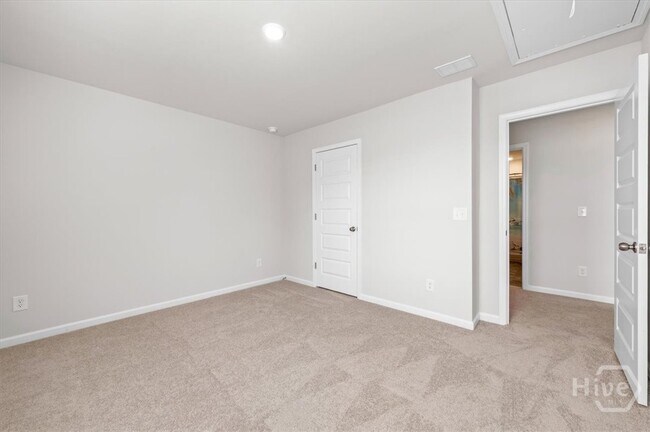 Building Photo - 142 Bottlebrush Dr