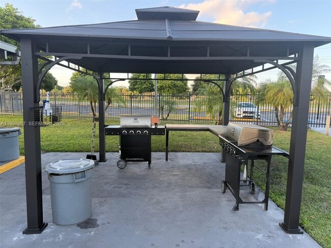 Building Photo - 9507 NW 80th Ct