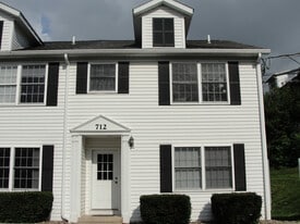 Building Photo - 712 C Aly