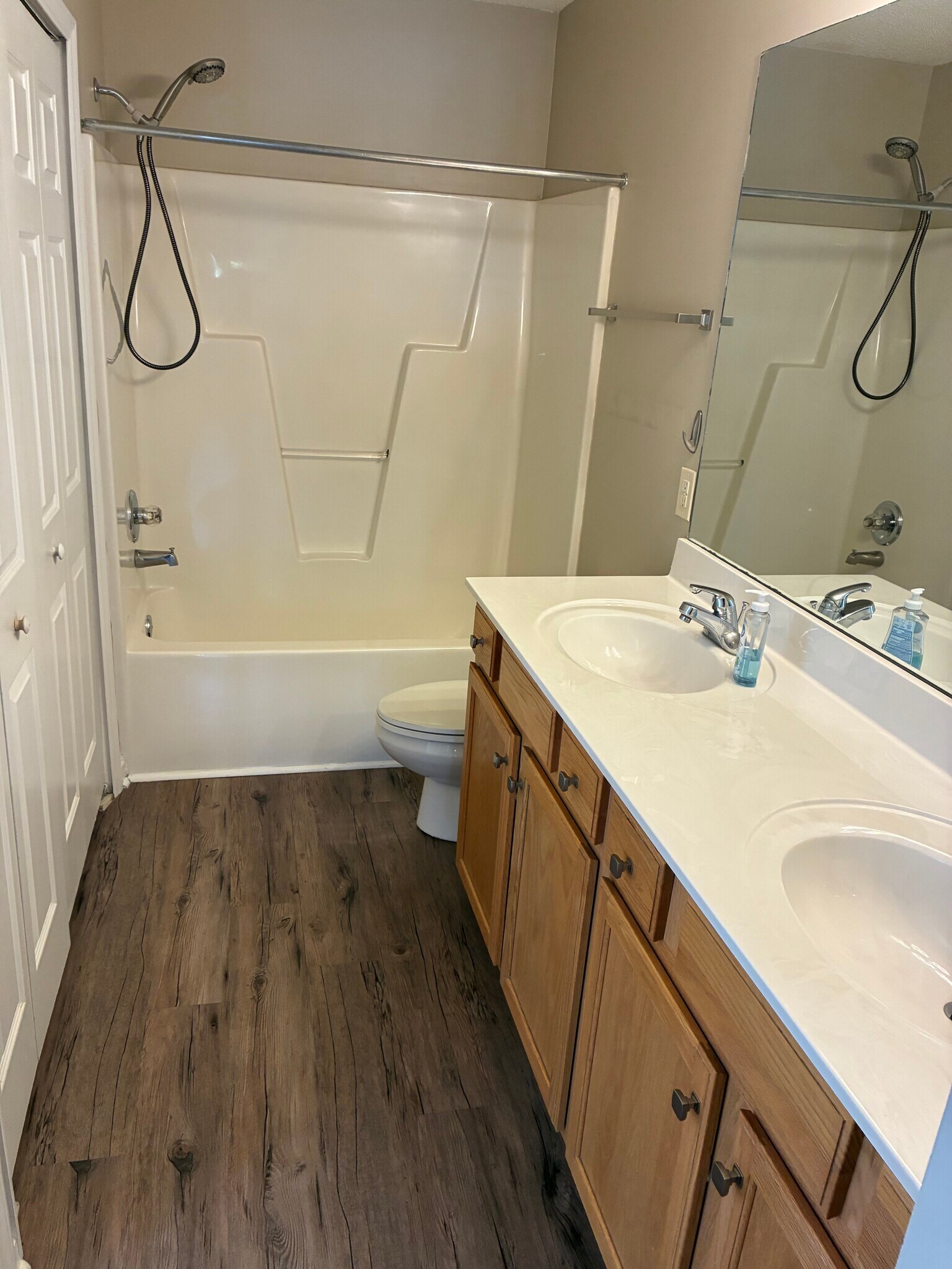 Building Photo - 1 Meadow Crossing Ct