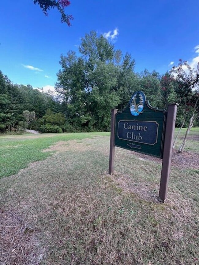 Building Photo - 108 Pine Hawk Dr