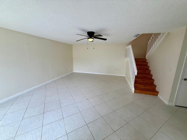 Building Photo - 1809 N Congress Ave