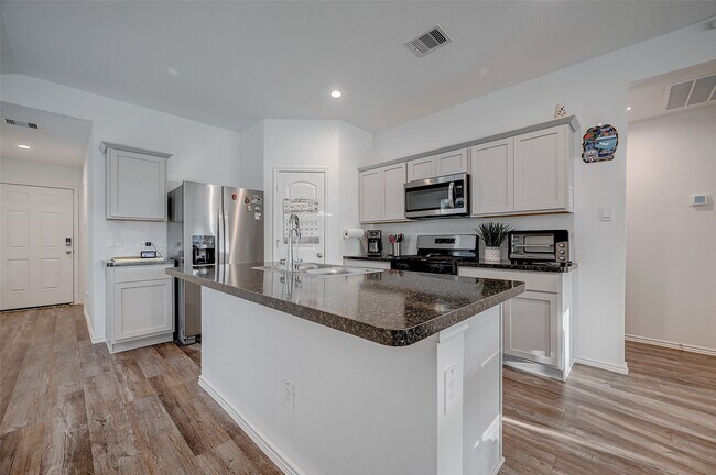 Building Photo - 24307 Oriole Summit Dr