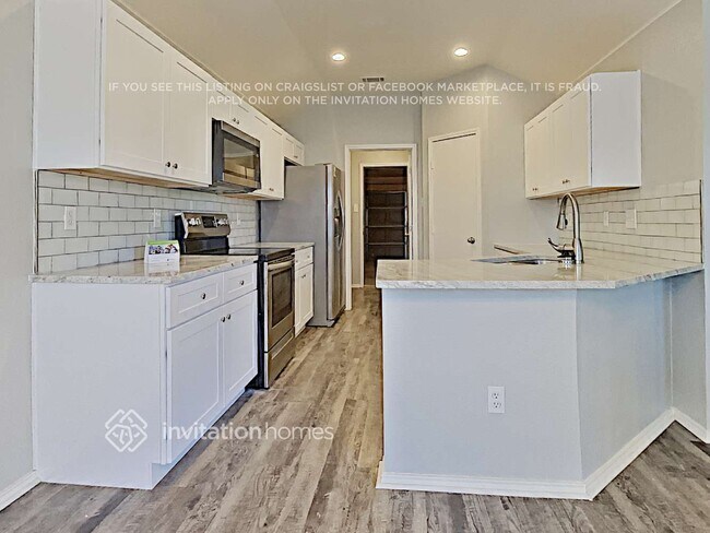 Building Photo - 512 Bretts Way