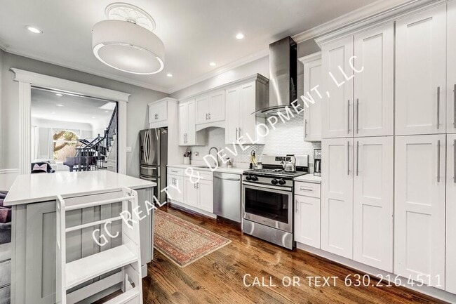 Building Photo - 4449 S Ellis Ave