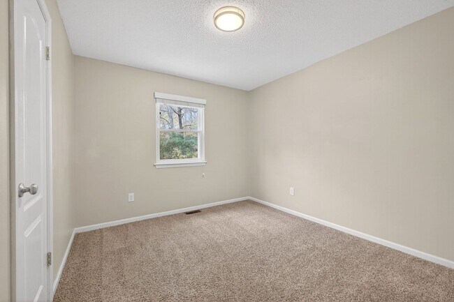 Building Photo - Virginia Beach Gem – 3 Bed, 2.5 Bath with Fenced Yard & Modern Upgrades