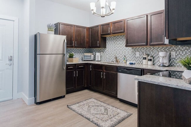 Building Photo - 202 E Main St