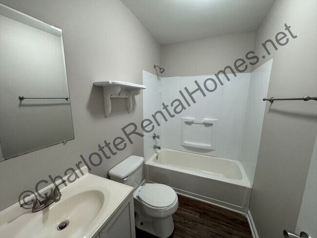 Building Photo - Rocking Chair front porch in Mint Hill!