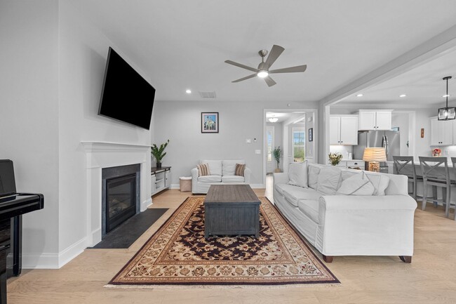 Building Photo - Exquisite 4 Bedroom/4 bath home in the Wyn...