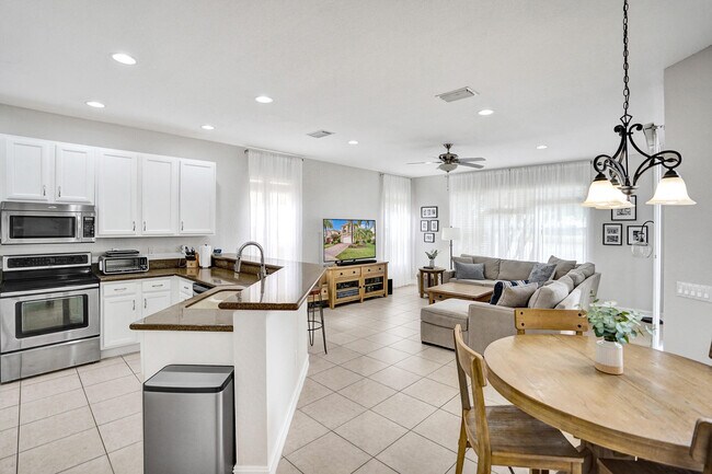 Building Photo - 8876 Sandy Crest Ln