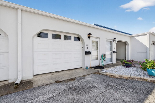 Building Photo - 2750 Ocean Shore Blvd