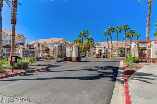 Building Photo - 5855 Valley Dr