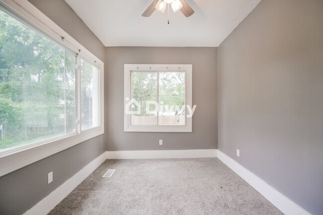 Building Photo - 450 Storer Ave