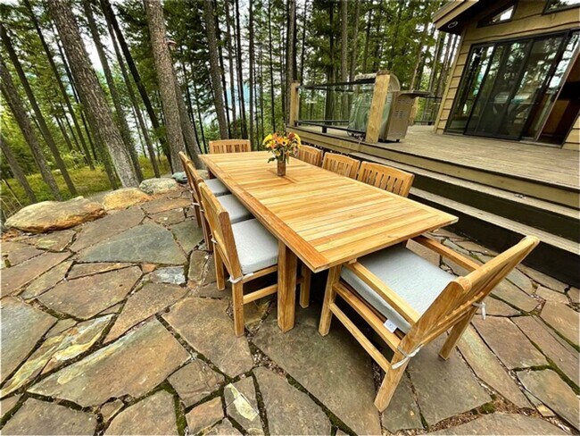 Building Photo - Hidden Whitefish Lake 3 bedroom Furnished ...