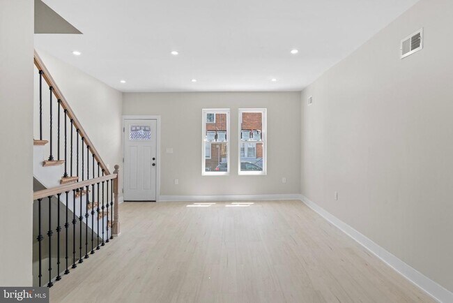 Building Photo - 1626 S 24th St