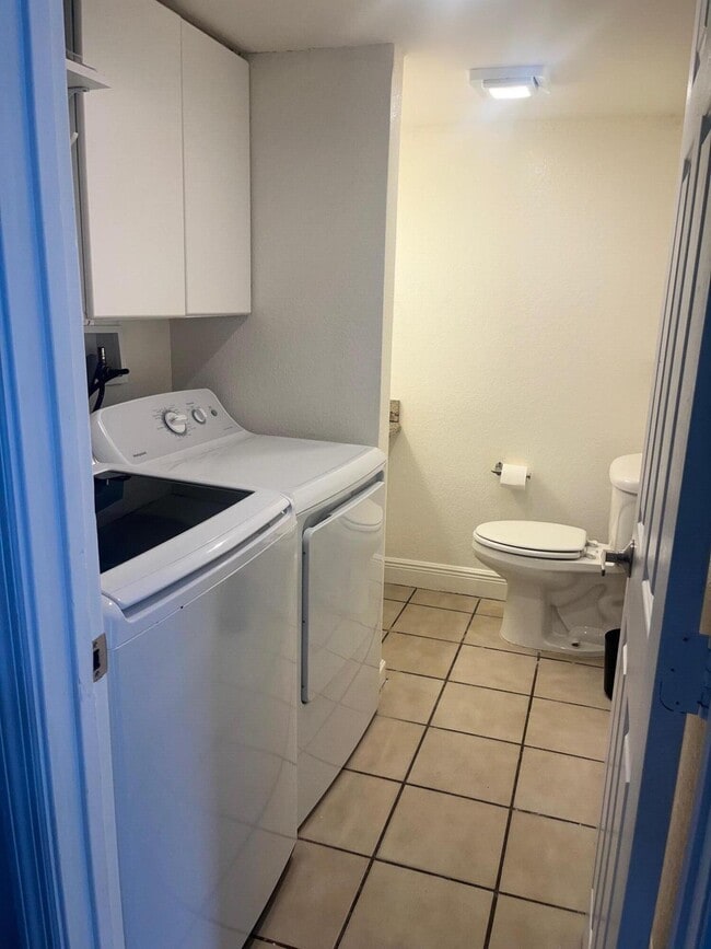 Building Photo - 5301 Waterview Cir