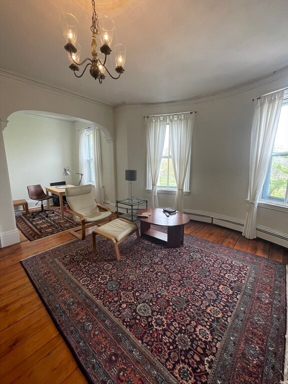 Building Photo - 811 E Broadway