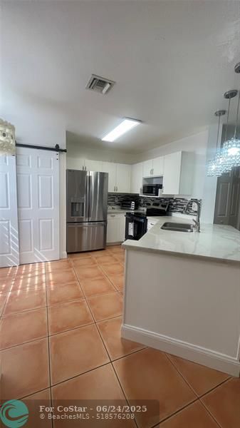 Building Photo - 1432 SW 47th Ave