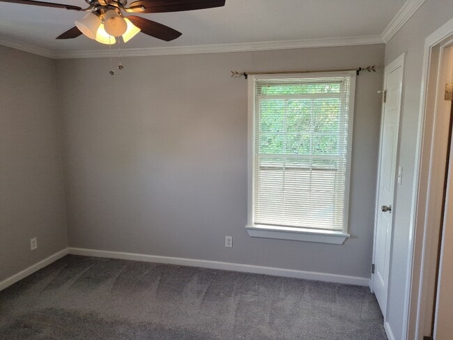 Building Photo - 9396 Pine Tree Rd