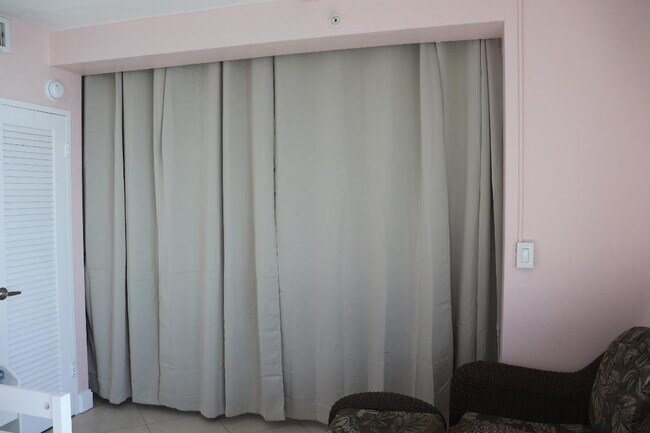 Building Photo - 3001 S Ocean Dr