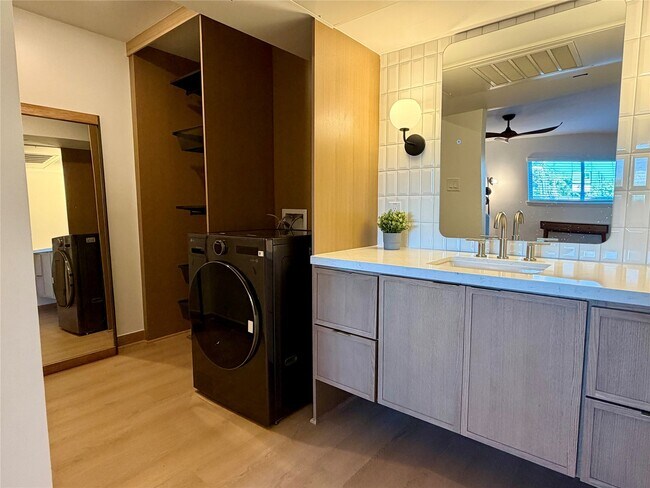 Building Photo - 1901 Richmond Ave.