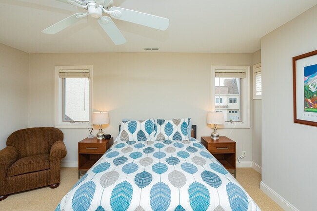 Upper Level Guest Bedroom - 515 River St