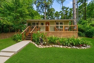 Building Photo - 11045 Woodview