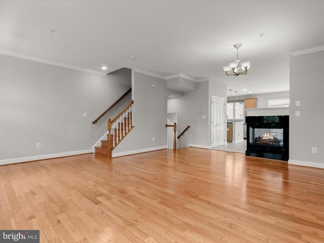 Building Photo - 563 Pelican Ave
